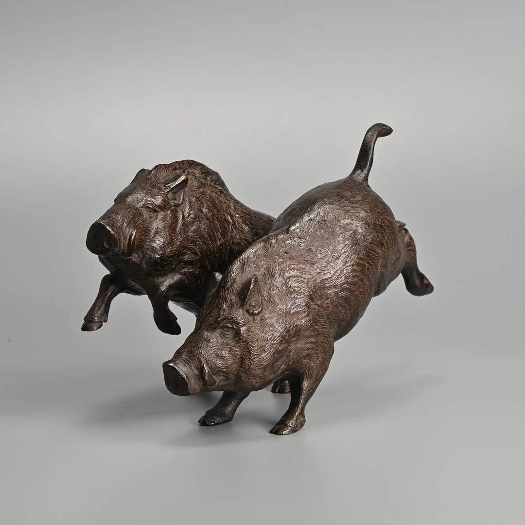 A VINTAGE JAPANESE BRONZE WILD BOAR GROUP, HIROTOMI, 20TH CENTURY. — Sculptures & Bronzes — Ma San Auction