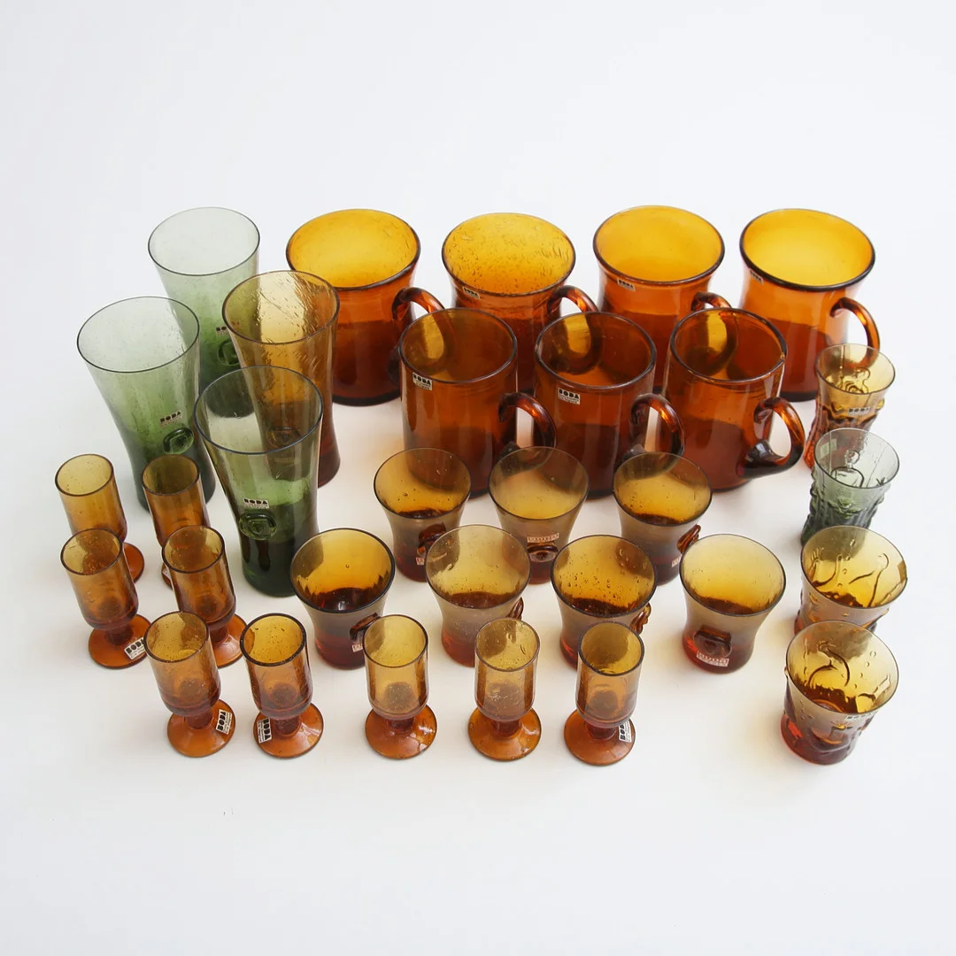 ERIK HÖGLUND. Sejdlar, ölglas, snapsglas, 32 delar, Boda. — Art glass — Auktionshuset Thelin & Johansson