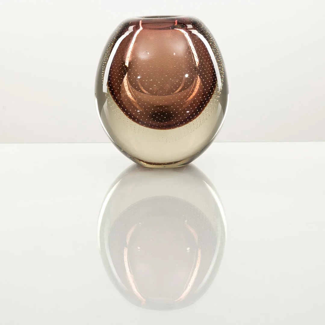 GUNNEL NYMAN. vas, "Musselglas", signerad, Nuutajärvi Notsjö. — Art glass — Auktionshuset Kolonn