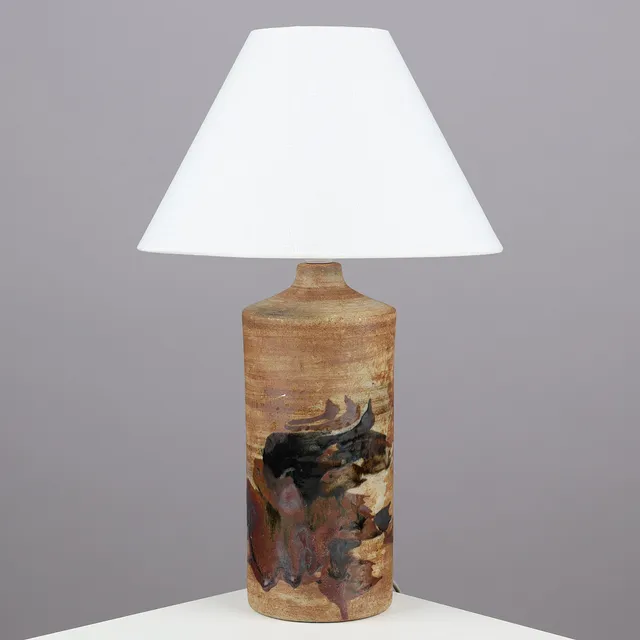 CONNY WALTHER (1931-2019). Bordlampe af delvist glaseret stentøj, eget værksted, Danmark, 1900 tallets anden halvdel.