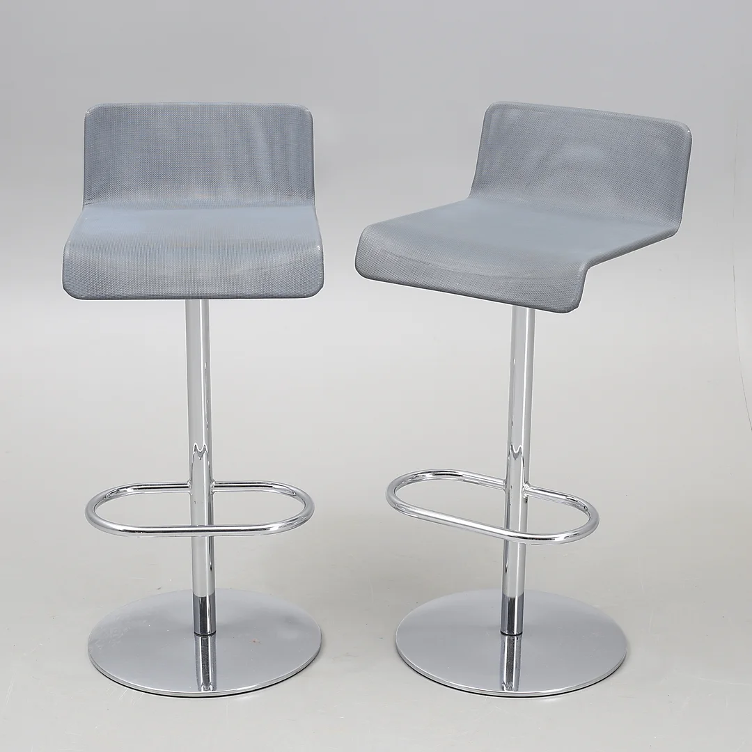 ANYA SEBTON. Barstolar, ett par, "Millibar", Lammhults Möbler. — Armchairs & Chairs — Växjö Auktionskammare