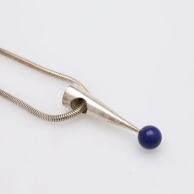 COLLIER MED HÄNGE, STERLINGSILVER OCH LAPIS LAZULI, SANDSTRÖM & DE WIT, LINKÖPING 1995.