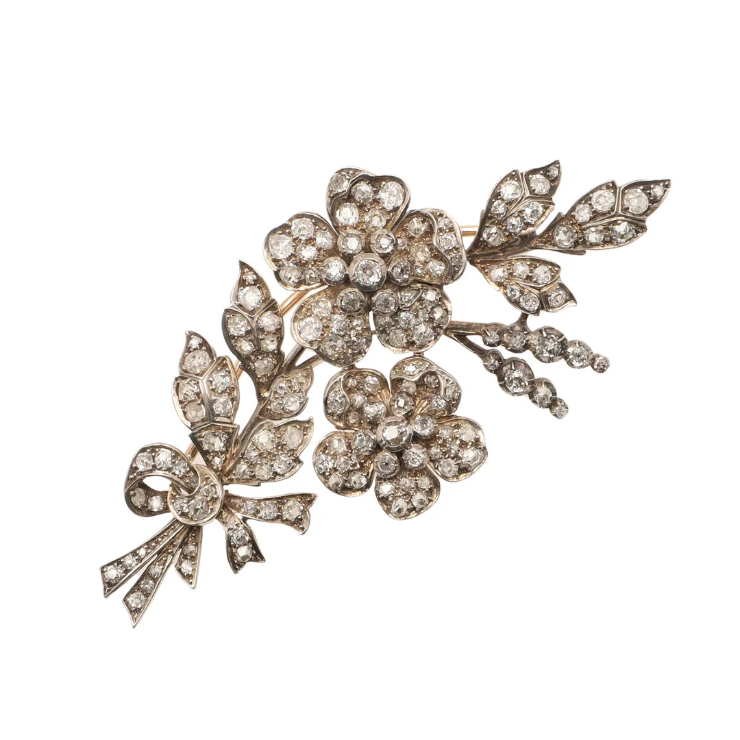 A VICTORIAN DIAMOND FOLIATE SPRAY BROOCH. — Brooches & Pendants — Lawrences Auctioneers