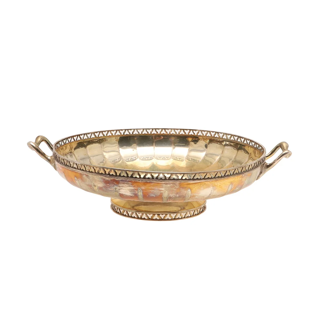 A GEORGE V SILVER TWIN HANDLED PEDESTAL BOWL. — Silver — Lawrences Auctioneers
