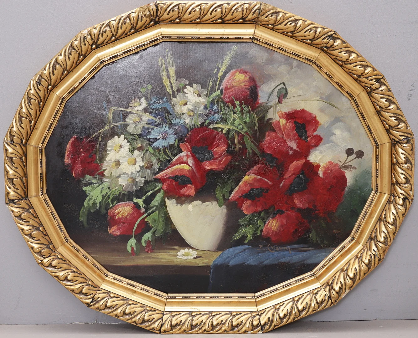 OIDENTIFIERAD KONSTNÄR. Blomsterstilleben med vallmor, olja på pannå, signerad. — Paintings — Växjö Auktionskammare