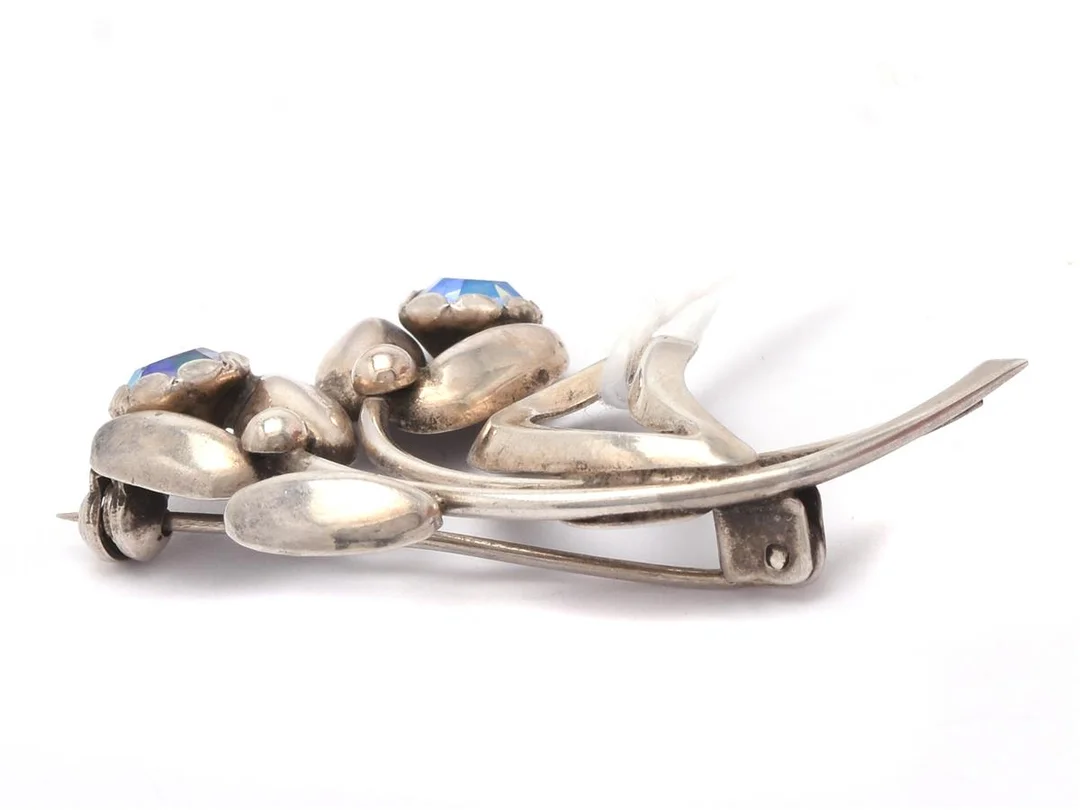 Brosch S925 brv 4,6g HS (Hermann Siersbol) Danmark höjd: 28mm bredd: 41mm med stenar — Smycken/Brosch — Kaplans