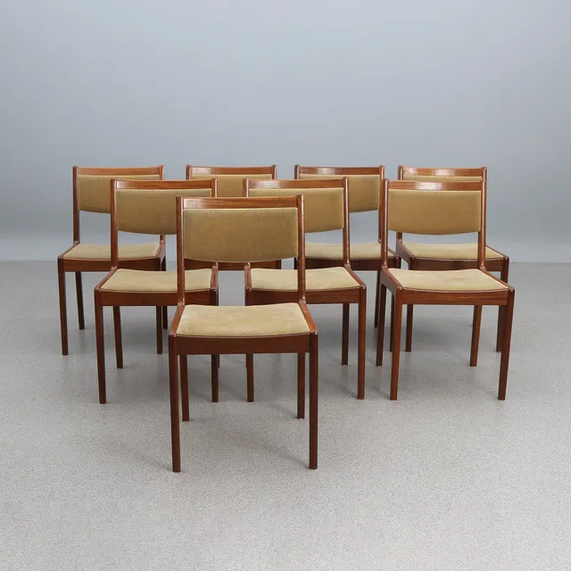STOCKMANN, STOLAR, ÅTTA ST. Valnöt med plyschklädsel. 1960/70-tal.