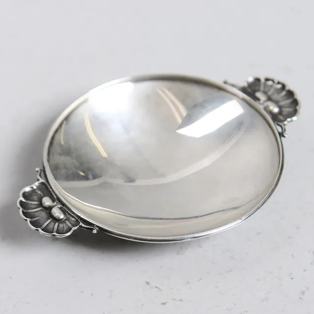 GEORG JENSEN. Askfat, sterlingsilver, Danmark, 1900-talets första del.