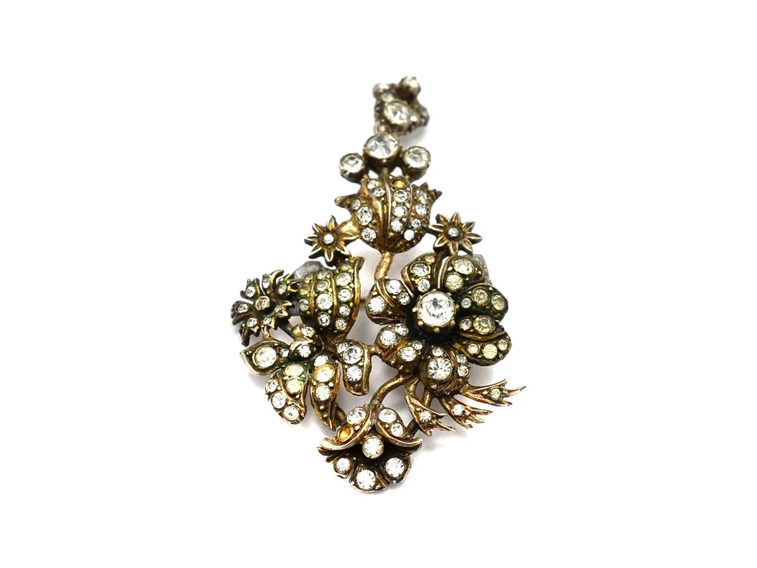 HÄNGE/BROSCH, silver, paste, 2 stenar saknas, 5,5 x 3,5 cm. — Smycken/Hänge — Kaplans