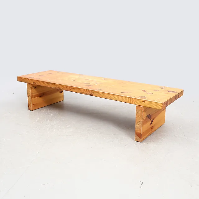 ROLAND WILHELMSSON. Soffbord/Bänk, furu, 1960/70 tal.