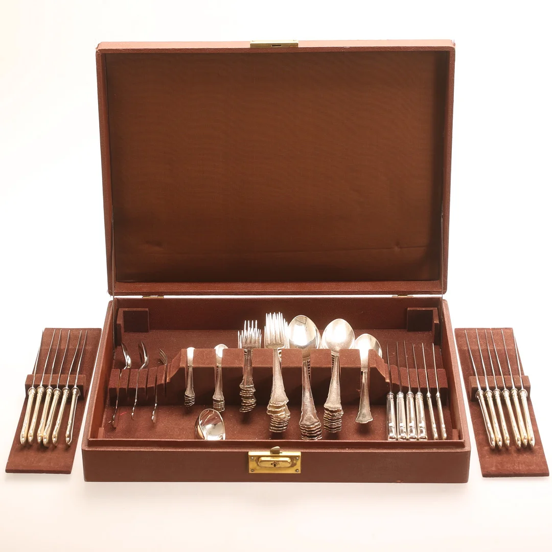 BESTICKUPPSÄTTNING, 77 delar, Chippendale, nysilver GAB. — Silver plated — RA Auktionsverket Norrköping