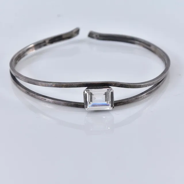 ARMRING, med bergkristall, silver, Martin Öhman Lycksele 1961.