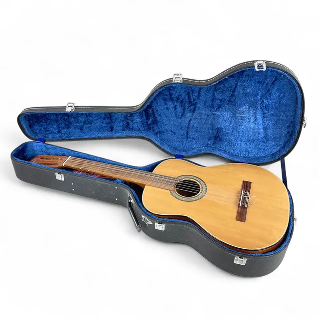 AKUSTISK GITARR. Levin LG-17, med fodral, Finland, 1977.
