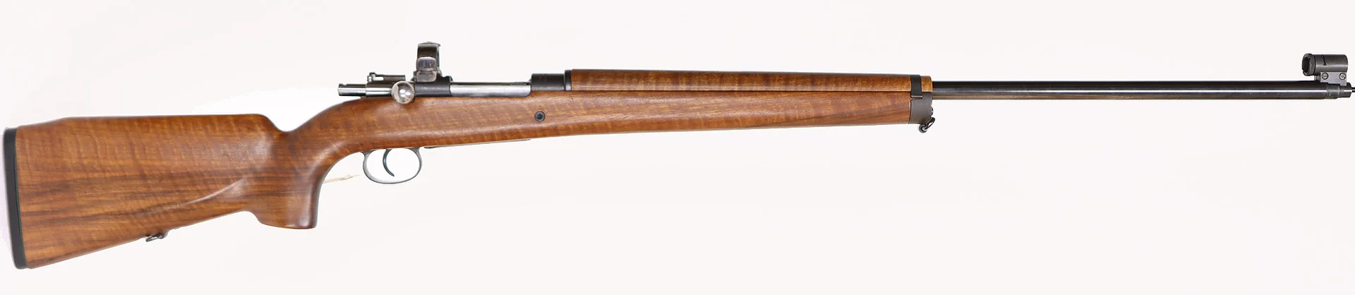 644. GEVÄR, svenskt, Repeter, fabrikat Carl Gustav, modell 63, kaliber 6,5X55, tillv.nr S173, se-nr SE0279743. — Military weapons — Walter Borg