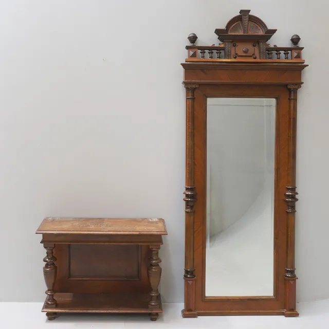 SPEGEL med KONSOLBORD, nyrenässans, 1800-/1900-tal.