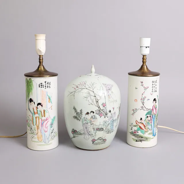 En bojan samt to kinesiske hatstands af porcelæn, 1900-tallets første halvdel (3).