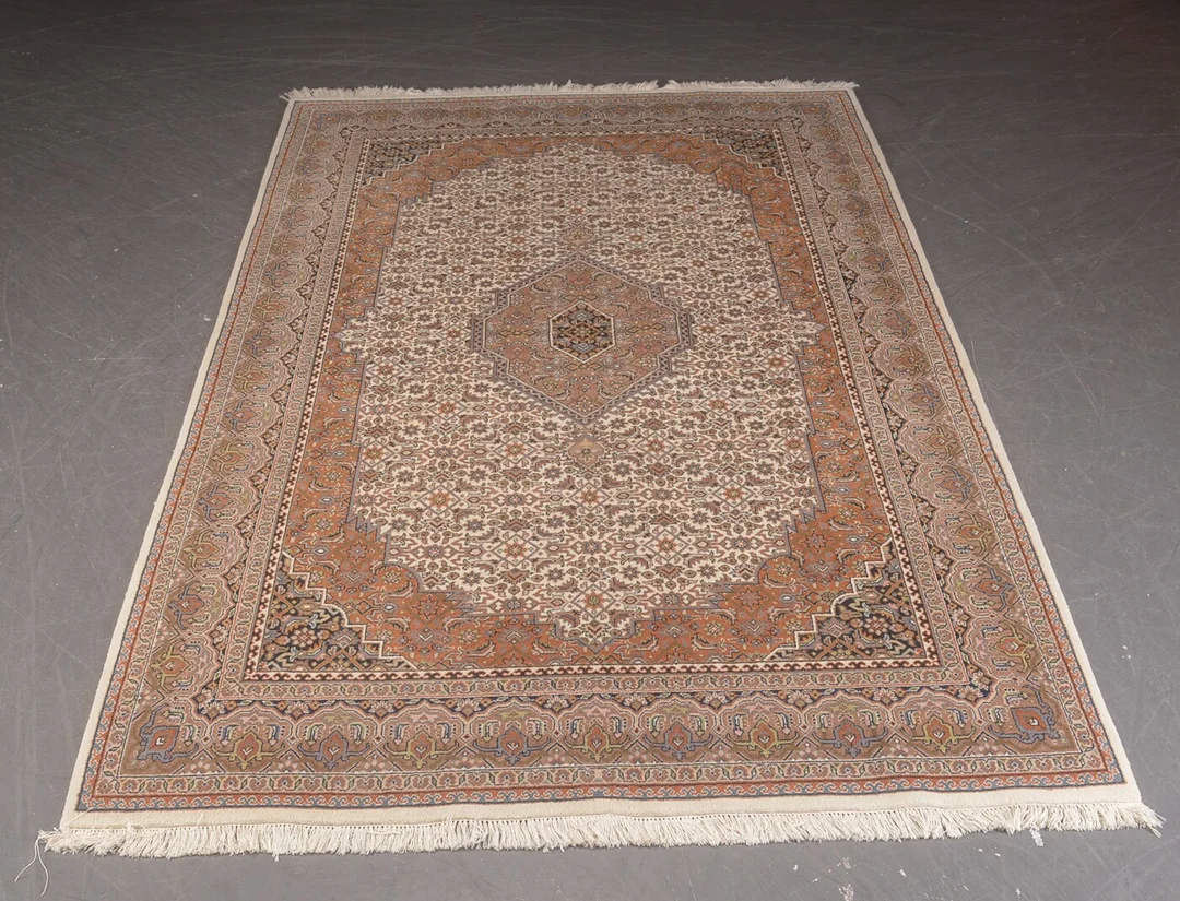 Indisk Tæppe 302 x 200 cm. — Carpets, rugs and textiles/Oriental carpets and rugs — Lauritz