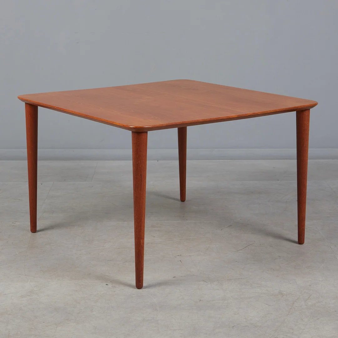 PETER HVIDT UND ORLA MOLGAARD-NIELSEN. für France & Son, Couchtisch, Teak, 1960er Jahre, Dänemark. — Coffee Tables — Stockholms Auktionsverk Köln