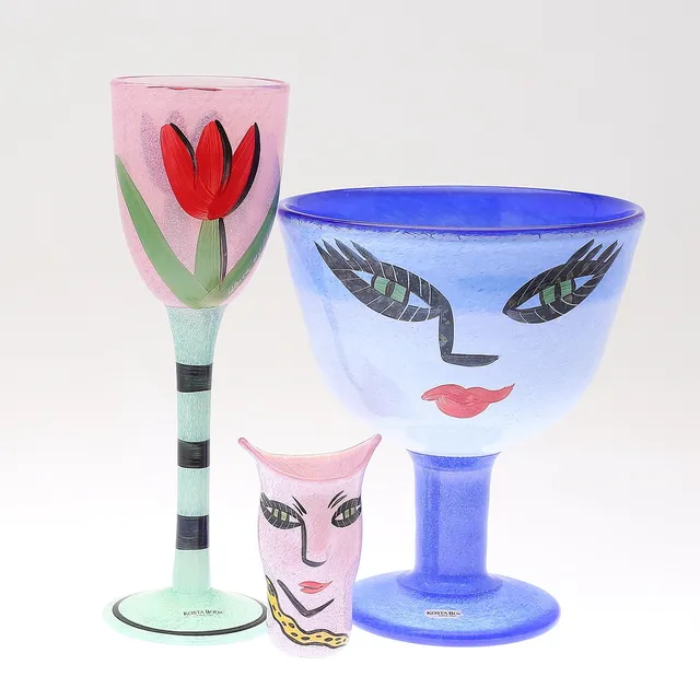ULRICA HYDMAN-VALLIEN. Konstglas, 3 delar, "Open Mind", "Tulipa", signerade, Kosta Boda.