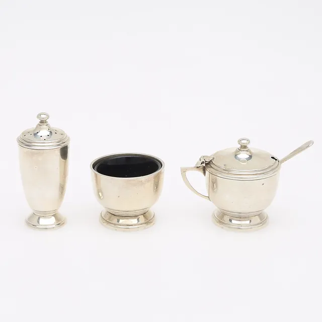 KONDIMENTSET, TRE DELAR, silver och blått glas.
