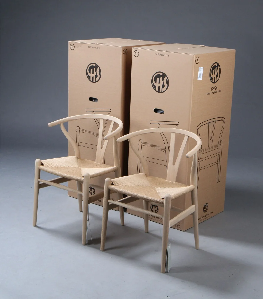 Hans J. Wegner. Set of six Y-chairs, model CH-24, soap-treated oak (6) — Furniture/Chairs — Lauritz