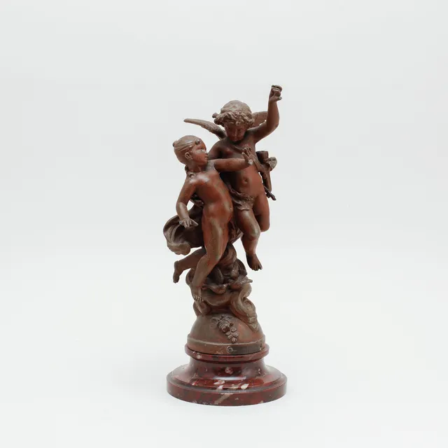 ERNEST JUSTIN FERRAND. EFTER. "Triomphe de l'amour", patinerad metall.