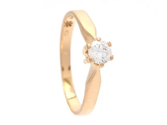 H STRÖMDAHL, enstensring, Stjärnringen, 18K guld, briljantslipad diamant 0,27 ct, ca TW/SI, stl 17 mm, vikt 2,3 g.