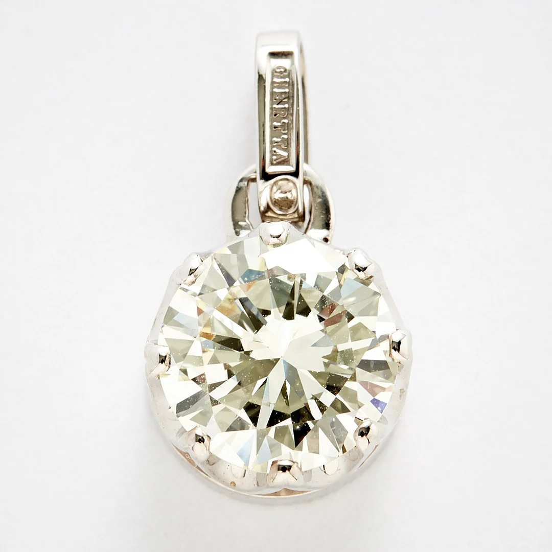 CLAES GIERTTA. hänge, briljantslipad diamant, 3,65 ct. — Jewellery — Stockholms Auktionsverk Fine Art