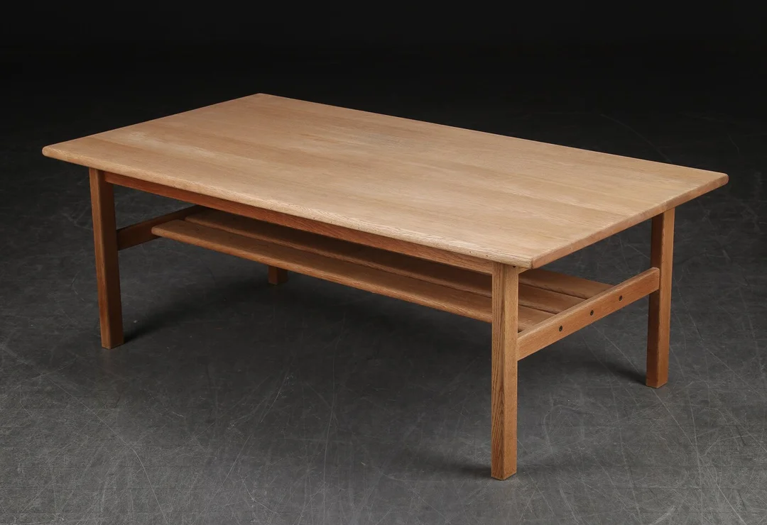 Kurt Østervig. Sofabord af massiv egetræ — Furniture/Coffee tables, occasional tables — Lauritz