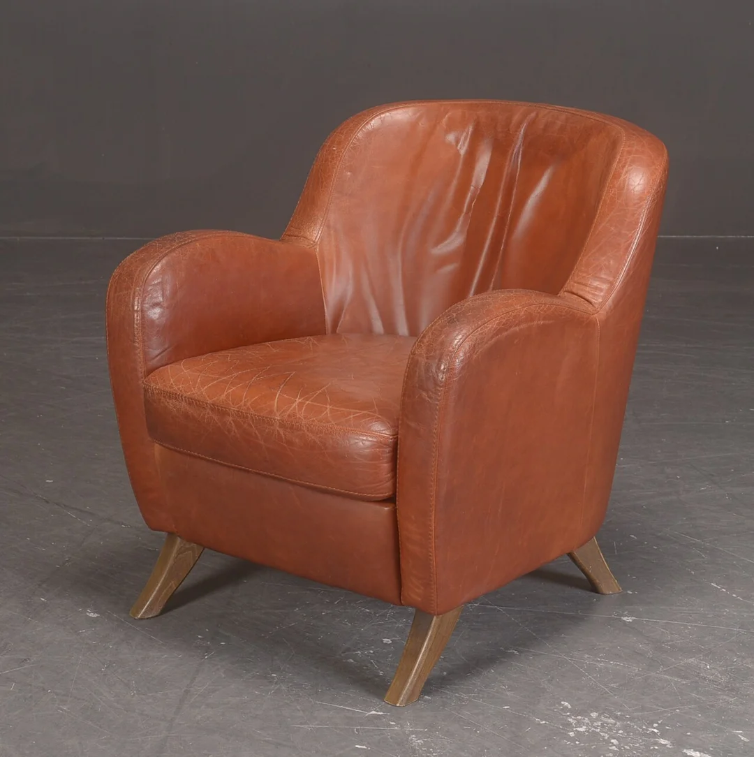 Lavrygget lænestole med patineret læder — Furniture/Lounge chairs — Lauritz