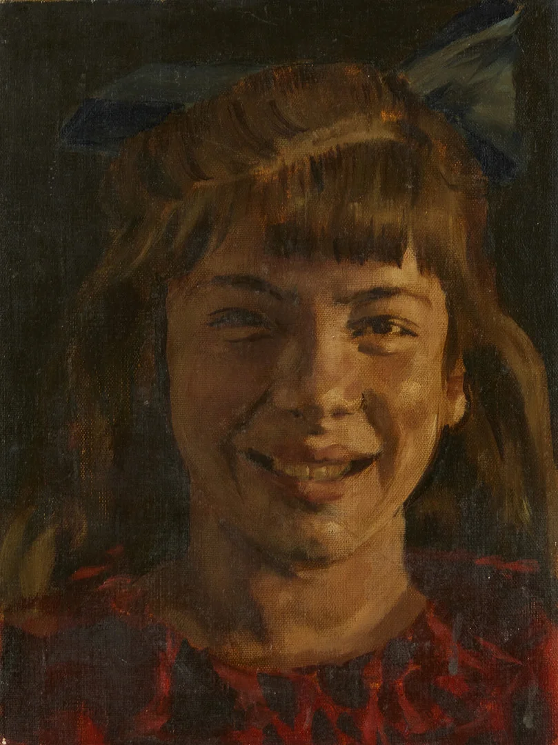 AKKE KUMLIEN. Porträtt av leende flicka, olja på duk, osignerad, á tergo med etikett. — Paintings — Stockholms Auktionsverk Magasin 5