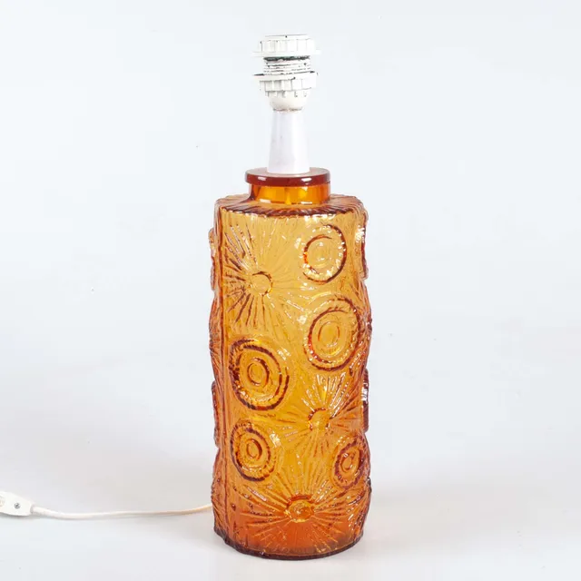GUSTAV LEEK. TILLSKRIVEN. lampfot glas.