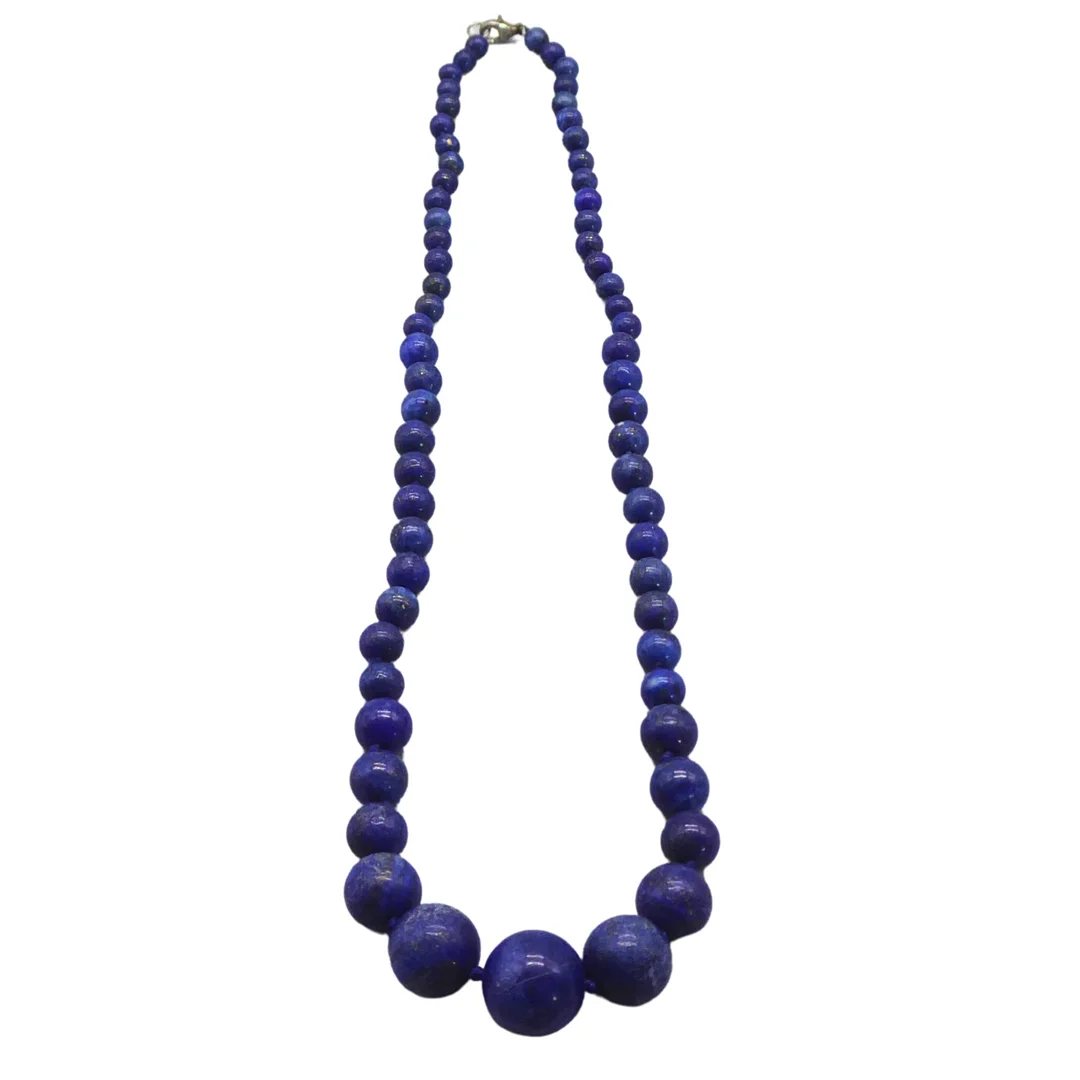 LAPISLAZULI HALSKETTE MIT EINEM VERSCHLUSS AUS 925ER SILBER. — Necklace — Auktionshaus Stuber's Hammerschlag
