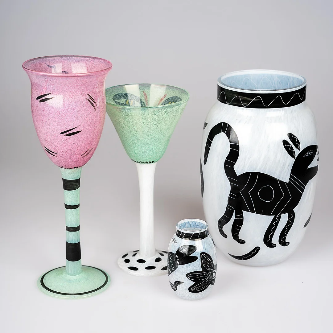 ULRICA HYDMAN-VALLIEN. Vaser & pokalglas, 4 delar. — Art glass — Norrlands Auktionsverk