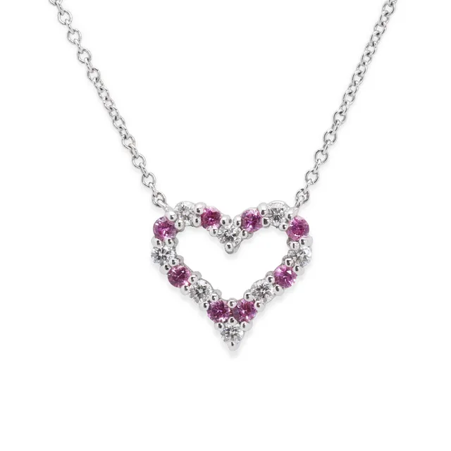 TIFFANY & CO. Halskæde "Heart "af platin prydet med vedhæng i form af hjerte prydet med talrige brillantslebne diamanter.