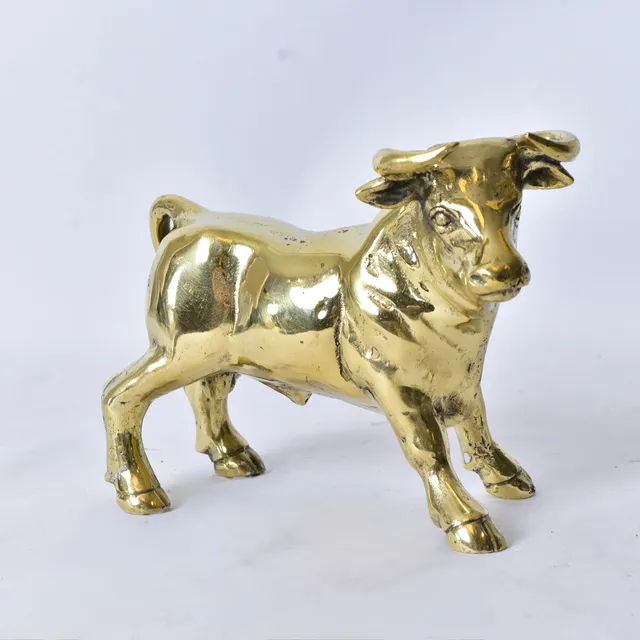 ANDREAS WARGENBRANT. "El Bull, Bull or bear", guldpatinerad brons, gjutarsignatur samt gjutarstämpel.