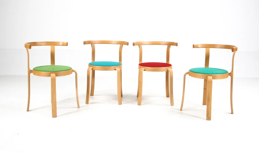 Rud Thygesen and Johnny Sørensen. Four armchairs, model 8002 (4) — Furniture/Chairs — Lauritz