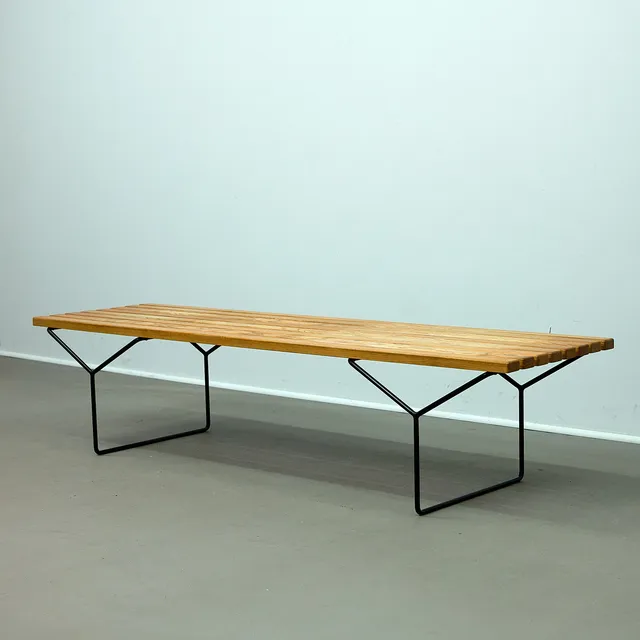 HARRY BERTOIA. für Knoll International, Lattenbank / Sitzbank, Modell '400', Buche, Stahl, 1950er Jahre, USA.