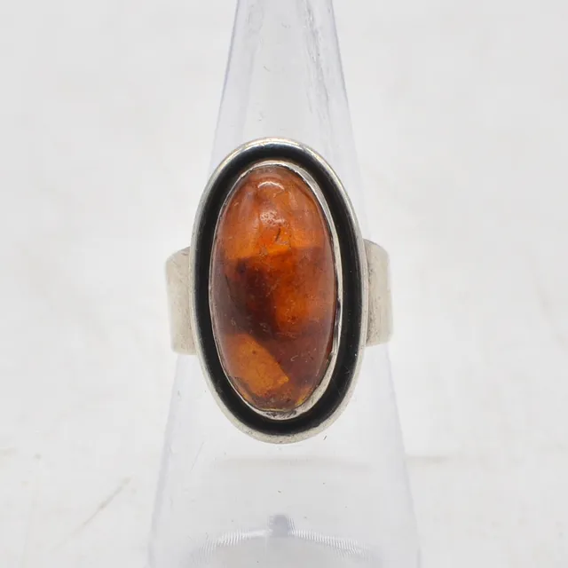 CARL OVE FRYDENSBERG. DESIGNERRING STERLINGSILBER UND BERNSTEIN, DENMARK, UM 1950.