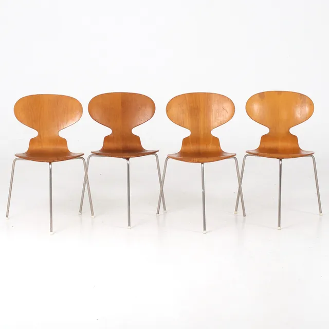 ARNE JACOBSEN. Stolar, 4 st, "Myran", Fritz Hansen, Danmark.