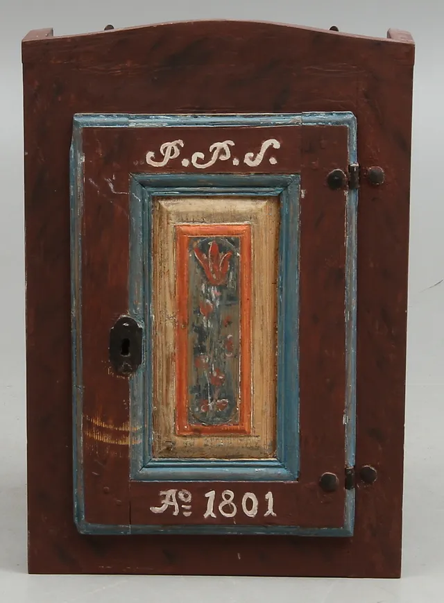 HÖRNHÄNGSKÅP, allmoge, daterad 1801.