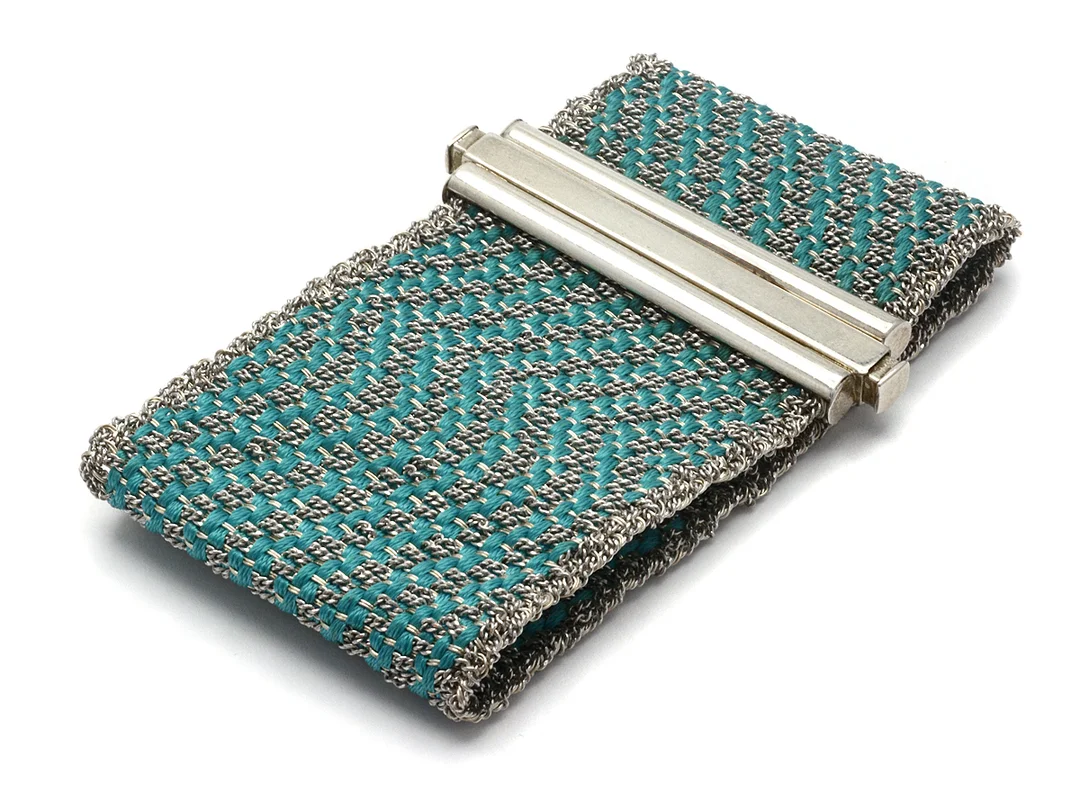 ARMBAND, sterlingsilver, turkost silke, bredd 3,9 cm, längd 15,5 cm, vikt 26 g. — Smycken/Armband — Kaplans