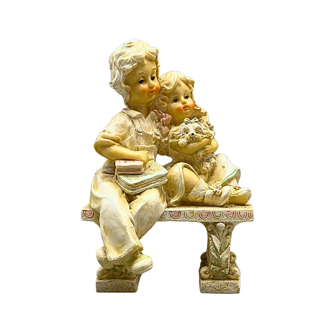 LINCOLNSHIRE. JUNGE UND MÄDCHEN AUF EINER BANK. — Sculptures & Bronzes — Auktionshaus Stuber's Hammerschlag