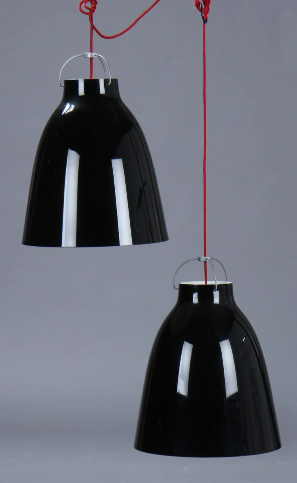 Cecilie Manz for Lightyears. A pair of 'Caravaggio' pendants, model P2 (2) — Lamps and lighting/Pendant lights — Lauritz