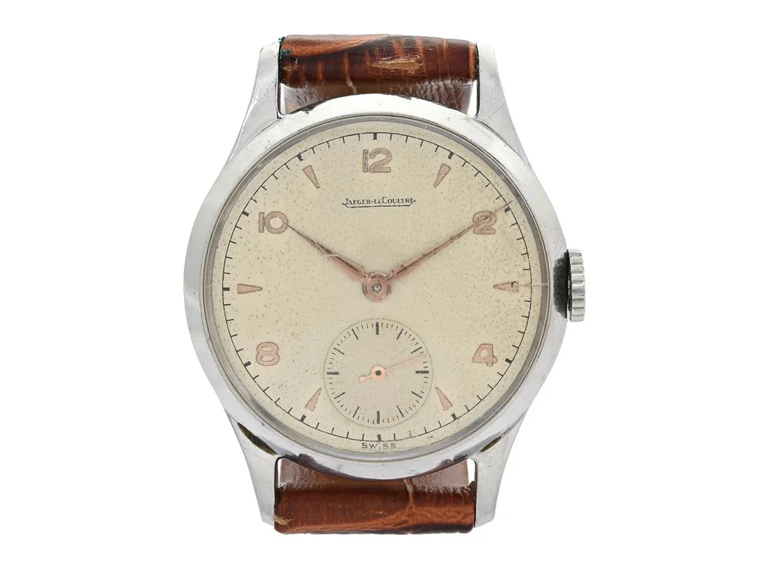 JAEGER-LE COULTRE, herrur, 31 mm, Cal P469/A, Serie nr. 420597, Boett nr. 359657, stål, manuell, plexiglas (skadat), liten sekundvisare, skadad urtavla, defekt (går ej, akut servicebehov), läderband, ca 1946. — Klockor/Jaeger-Le Coultre — Kaplans