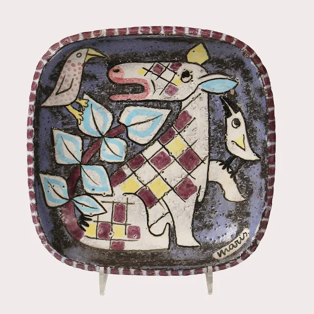 MARI SIMMULSON. Skålfat med djurmotiv,, modell nr 4068, Upsala-Ekeby, 1952-1963.