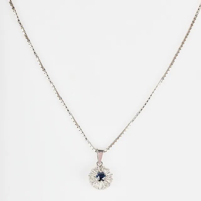 HÄNGE MED KEDJA, 18 K vitguld med briljantslipad diamanter och safir.