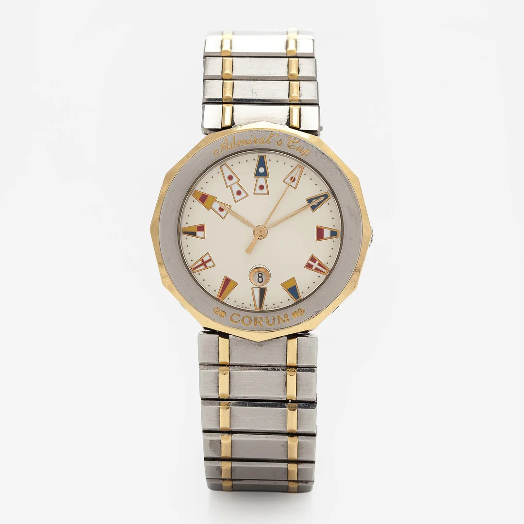 Corum, Admiral's cup, 35 mm, guld / stål, quartz. — Klockor & Ur/Armbandsur — Bukowskis