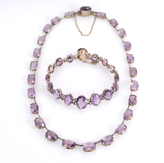 Amethyst necklace and bracelet set in silver, 19th century (2)
