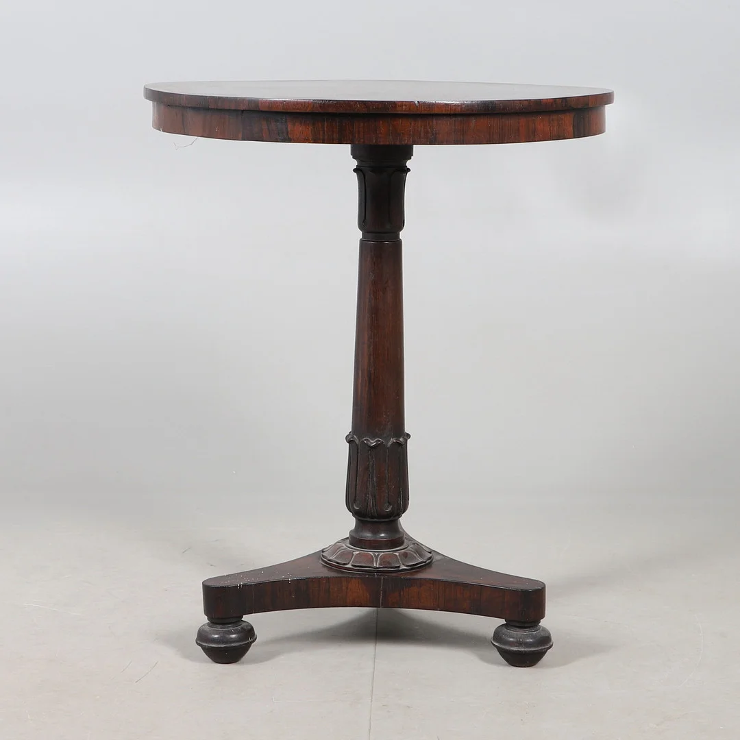A WILLIAM IV ROSEWOOD TRIPOD TABLE. — Tables — Lawrences Auctioneers